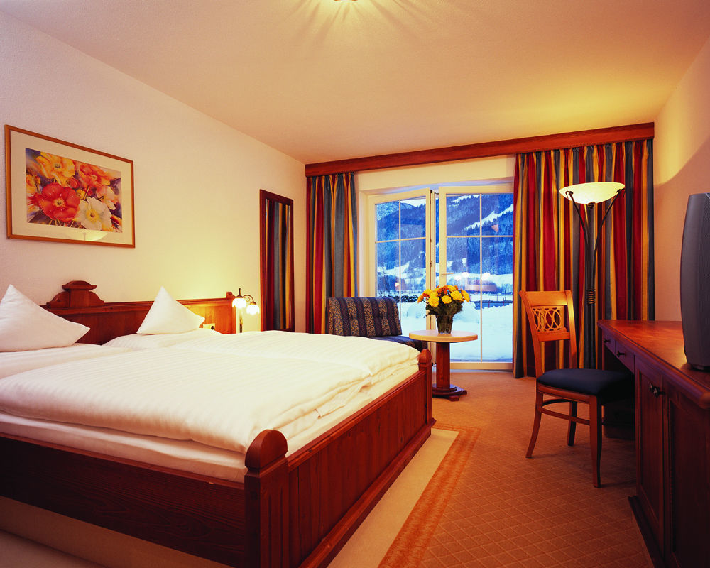 Hotel Hubertus Brixen im Thale Room photo